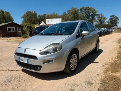 Usata Fiat Punto 95 CV (69 kW) 2017 Argento Utilitaria