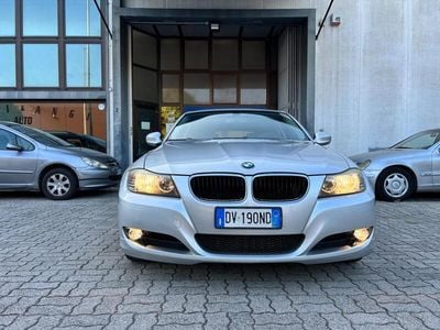 Usata BMW 318 177 CV (130 kW) 2009 Grigio Station wagon