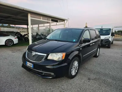Usata Lancia Voyager Platinum 163 CV (119 kW) 2013 Nero Monovolume