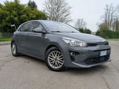 Usata Kia Rio Comfort 82 CV (60 kW) 2021 Berlina