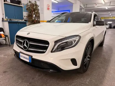 Usata Mercedes GLA200 136 CV (100 kW) 2014 Bianco SUV