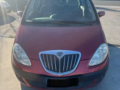 Usata Lancia Musa 69 CV (50 kW) 2005 Rosso Monovolume