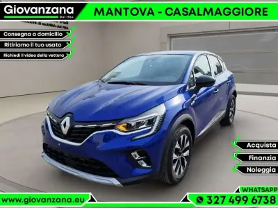Usata Renault Captur Techno 140 CV (102 kW) 2023 Blu/azzurro SUV