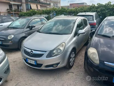 Usata Opel Corsa Cosmo 75 CV (55 kW) 2010 Grigio Utilitaria