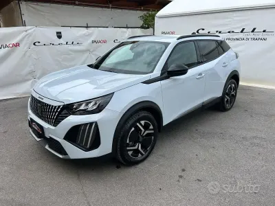 Usata Peugeot 2008 Allure 102 CV (75 kW) 2025 Bianco SUV
