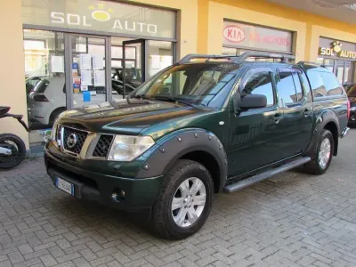 Usata Nissan Navara XE 171 CV (125 kW) 2009 Verde