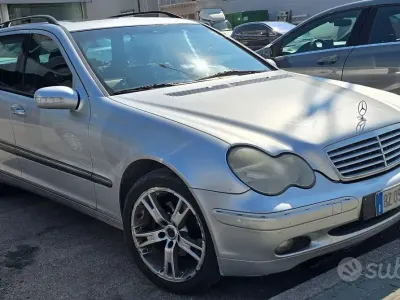 Usata Mercedes C220 143 CV (105 kW) 2002 Grigio Station wagon