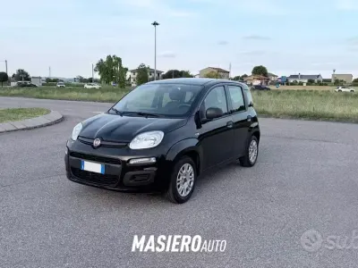 Usata Fiat Panda Lounge 69 CV (50 kW) 2020 Nero Utilitaria