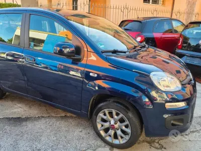 Usata Fiat Panda Lounge 69 CV (50 kW) 2019 Bluazzurro Utilitaria