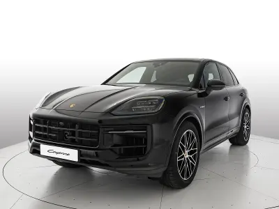 Nuova Porsche Cayenne 2026 Nero cromite metallizzato SUV