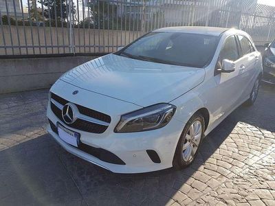 Usata Mercedes A160 Business 90 CV (66 kW) 2017 Bianco Berlina