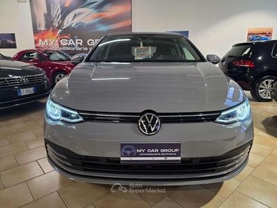 Usata VW Golf VIII Life 116 CV (85 kW) 2020 Grigio Berlina