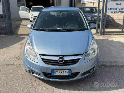 Usata Opel Corsa Club 85 CV (62 kW) 2010 Bluazzurro Utilitaria