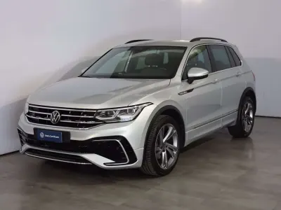 Usata VW Tiguan R-line 150 CV (110 kW) 2023 Reflex silver metallizzato SUV