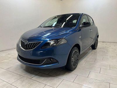 Usata Lancia Ypsilon Gold 70 CV (51 kW) 2022 Blu/azzurro Utilitaria
