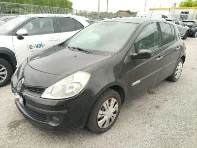 Usata Renault Clio II 75 CV (55 kW) 2008 Nero Berlina