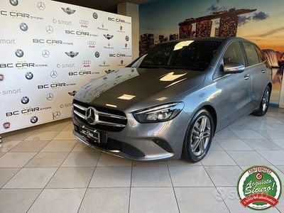 Usata Mercedes B180 116 CV (85 kW) 2020 Grigio Monovolume