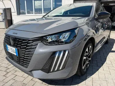 Begagnad Peugeot 208 Allure 101 HK (74 kW) 2025 Grå Halvkombi