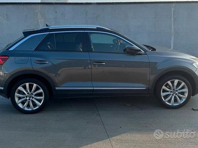 Usata VW T-Roc 150 CV (110 kW) 2020 Grigio SUV