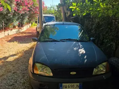 Usata Ford Fiesta 75 CV (55 kW) 2001 Utilitaria