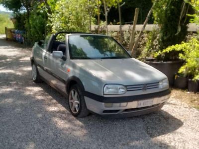 Usata VW Golf Cabriolet 90 CV (66 kW) 1994 Argento Cabrio
