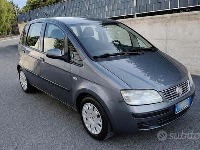 Usata Fiat Idea 90 CV (66 kW) 2010 Grigio Monovolume