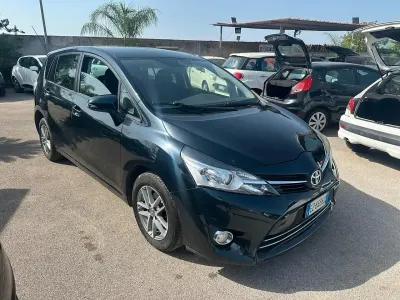 Usata Toyota Verso Style 111 CV (81 kW) 2015 Nero Monovolume