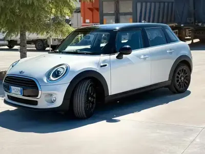 Usata Mini Cooper D 116 CV (85 kW) 2018 Grigio Utilitaria