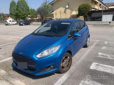 Usata Ford Fiesta Titanium 97 CV (71 kW) 2013 Blu Utilitaria
