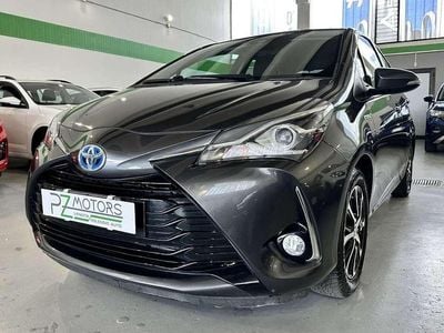 Usata Toyota Yaris Hybrid Active 73 CV (53 kW) 2018 Grigio Berlina