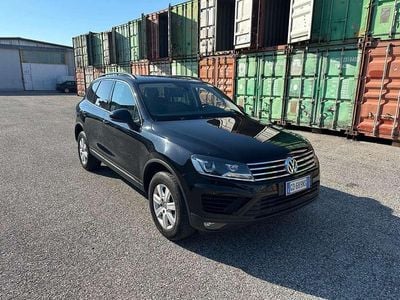 Usata VW Touareg Executive 204 CV (150 kW) 2017 Grigio SUV
