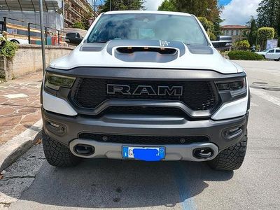 Usata Dodge Ram 712 CV (523 kW) 2022 Bianco Pick-up