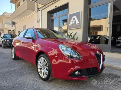 Usata Alfa Romeo Giulietta 120 CV (88 kW) 2018 Rosso Utilitaria