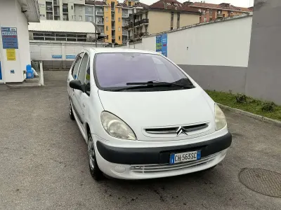 Usata Citroën Xsara Picasso 95 CV (69 kW) 2003 Bianco Monovolume