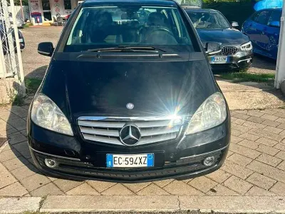 Usata Mercedes A180 Avantgarde 109 CV (80 kW) 2010 Nero Berlina