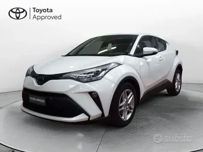 Usata Toyota C-HR Active 122 CV (89 kW) 2023 Bianco SUV
