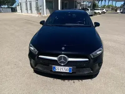 Usata Mercedes A180 Business 116 CV (85 kW) 2024 Nero Berlina