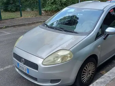 Usata Fiat Grande Punto Active 65 CV (47 kW) 2008 Grigio Utilitaria