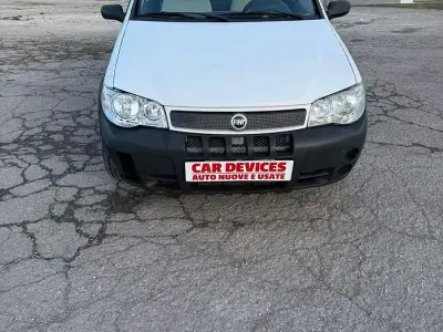 Usata Fiat Strada 84 CV (61 kW) 2006 Bianco Pick-up