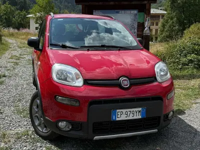 Usata Fiat Panda 4x4 S 75 CV (55 kW) 2013 Rosso Utilitaria