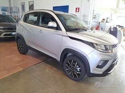 Usata Mahindra KUV100 87 CV (63 kW) 2024 Grigio SUV