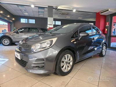 Usata Kia Rio 83 CV (61 kW) 2017 Grigio Berlina