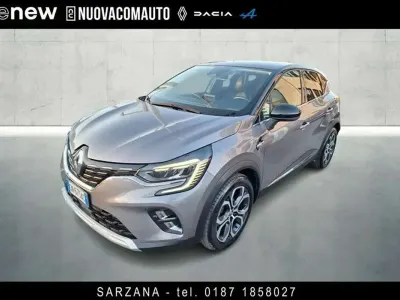 Usata Renault Captur Intens 101 CV (74 kW) 2023 Grigio SUV