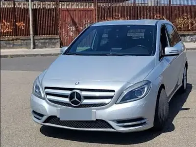 Usata Mercedes B200 Premium 136 CV (100 kW) 2012 Grigio Monovolume