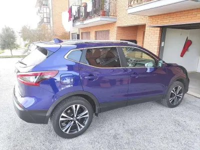 Usata Nissan Qashqai N-Connecta 110 CV (80 kW) 2017 Blu SUV