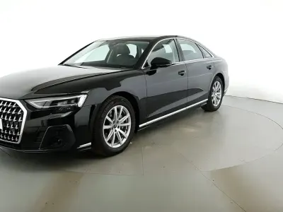 Nuova Audi A8 2025 Nero brillante Berlina