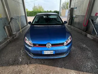 Usata VW Golf VII 105 CV (77 kW) 2014 Blu Berlina
