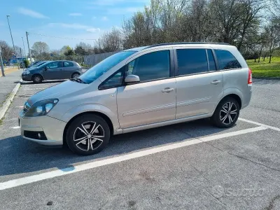 Usata Opel Zafira 94 CV (69 kW) 2009 Monovolume