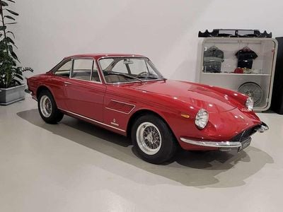 Usata Ferrari 330 300 CV (220 kW) 1967 Rosso Coupé