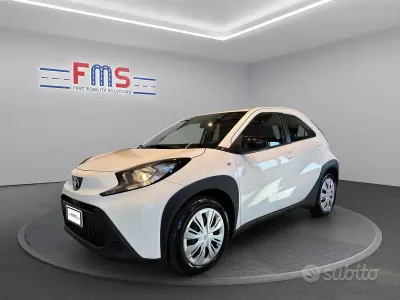 Usata Toyota Aygo X Active 72 CV (52 kW) 2025 Bianco SUV